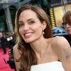 Segundo Brad Pitt, Angelina está bastante surpresa de como tantas pessoas estão lidando com o mesmo problema
 
