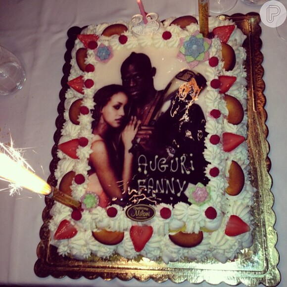 No mesmo dia, Fanny ganhou da família um bolo de aniversário com uma foto dela e de Balotelli como decoração