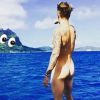 Foto publicada por Justin Bieber  na noite desta segunda-feira, 06 de julho de 2015, em que aparece mostrando o bumbum, ganhou uma série de 'memes' na internet