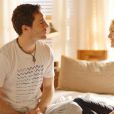 Júlia (Isabelle Drummond) e Felipe (Michel Noher) foram morar juntos alguns meses depois do início do namoro, na novela 'Sete Vidas'
