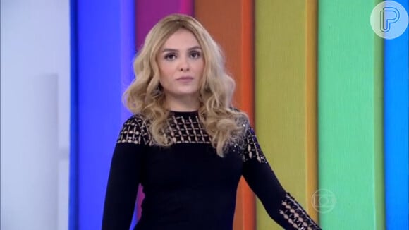 A apresentadora usou ainda uma peruca loira para ficar parecida com Fernanda Lima