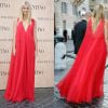 Gwyneth Paltrow escolheu um vestido esvoançante para o desfile da alta-costura de inverno 2016 da Valentino, em Roma, nesta quinta-feira, dia 9 de julho 