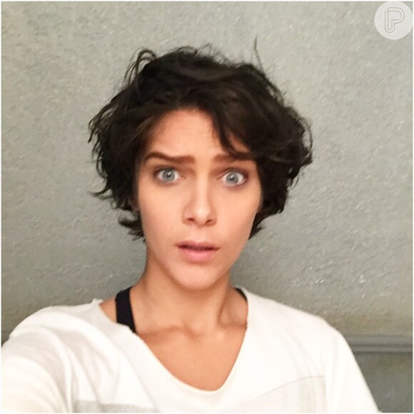Isabella Santoni apareceu com o cabelo mais escuro na tarde desta quinta-feira, dia 9 de julho de 2015, e arrancou elogios dos seguidores no Instagram