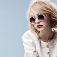 Lily-Rose Depp, filha de Johnny Depp, é escolhida nova embaixadora da Chanel