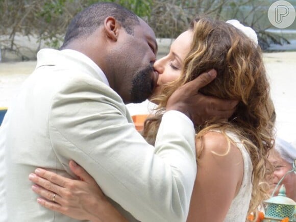Quirino (Aílton Graça) e Doralice (Rita Guedes) se casaram na primeira fase de 'Flor do Caribe'