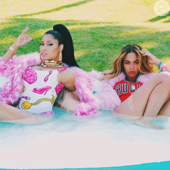 Nicki Minaj e Beyoncé exibem suas curvas juntas no clipe de 'Feeling Myself'