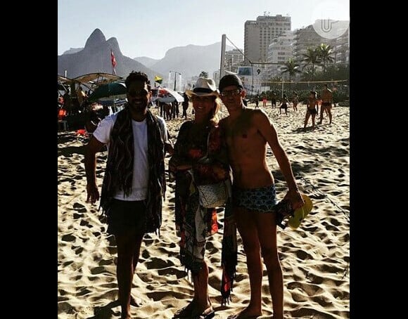 Helô Pinheiro conquistou elogios de vários seguidores em sua postagem na praia de Ipanema. 'Linda', 'Maravilhosa' e 'Inspiração' foram alguns deles