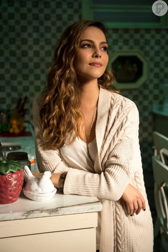 Cris (Tainá Müller) armou para Regina (Camila Pitanga) ser presa duas vezes, na novela 'Babilônia'