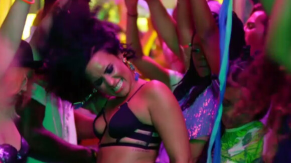Demi Lovato aparece sensual em prévia do videoclipe 'Cool For The Summer'