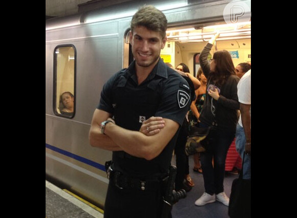 Guilherme Leão ficou famoso em março de 2014, quando fotos suas no metrô vazaram nas redes sociais