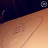 Fãs assinaram o carro de Anitta com seus apelidos