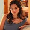 Mari (Bruna Marquezine) fica chateada ao saber que Margot (Maria Casadevall) vai morar com Benjamin (Maurício Destri), na novela 'I Love Paraisópolis'