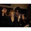 Shakira posa com Carlinhos Brown e elogia a alegria do artista