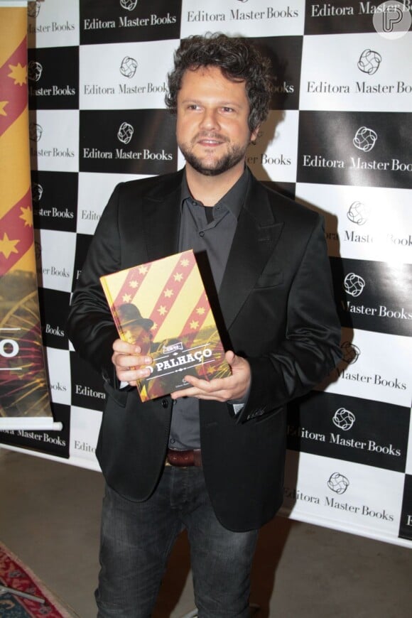 Selton Mello lançou o livro do premiado filme 'O Palhaço'