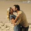 Carolina Dieckamnn e o ator Domingos Montagner gravaram no último final de semana a primeira cena de beijo na praia do Abricó, no Rio de Janeiro