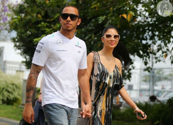 Nicole Scherzinger e Lewis Hamilton chegaram a ficar um mês separado em 2011, após o piloto de Fórmula 1 supostamente ter dado uma festa com dez mulheres em um quarto de hotel