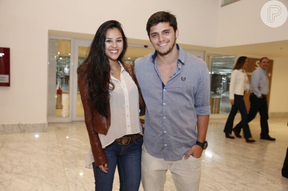 Bruno Gissoni e Yanna Lavigne foram à inauguração do Teatro Bradesco assistir ao espetáculo 'La Verità', no Rio de janeiro, em 12 de julho de 2013