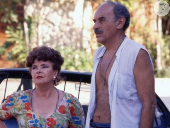 Em Mulheres de Areia, Sebastião Vasconcelos interpretou o pai de Ruth e Raquel, gêmeas interpretadas por Gloria Pires. Na foto, ele contracena com Eloisa Mafalda