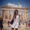 Bruna Marquezine publicou uma foto em que aparece em pontos turísticos de Atenas, na Grécia