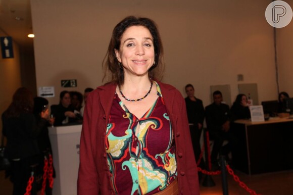 Marisa Orth também prestigiou o espetáculo 'Bibi Canta e Conta Piaf', em São Paulo