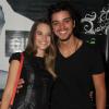 Juliana Paiva garante que não está namorando Rodrigo Simas. A atriz conversou com a coluna 'Retratos da Vida', do jornal carioca 'Extra' de 30 de julho de 2013