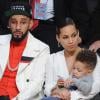 Alicia Keys é flagrada com o filho, Egypt durante um jogo de basquete nos Estados Unidos