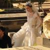 Marina Ruy Barbosa gravas cenas de Nicole em cemitério vestida de novia, em 'Amor à Vida'