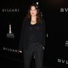 Drew Barrymore veste look todo preto para esconder os quilinhos a mais que ganhou durante a gravidez