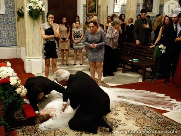 Nicole (Marina Ruy Barbosa) vai morrer na frente dos convidados do seu casamento, no altar na igreja
