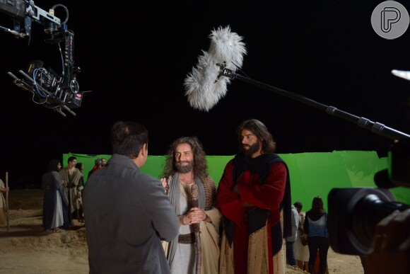 O diretor Alexandre Avancini instruindo os atores Petronio Gontijo e Guilherme Winter, Arão e Moisés, na trama bíblica