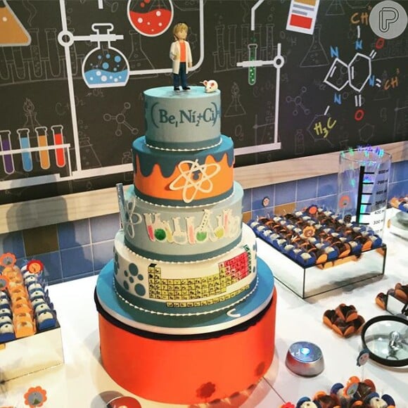 Angélica publicou em seu Instagram a foto do bolo de aniversário de Benício