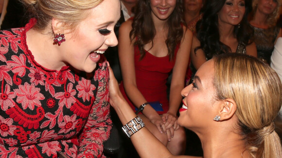 Beyoncé recebe conselhos de Adele para salvar casamento: 'Evitar redes sociais'