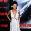 Na estreia de 'Max Payne' realizada no Grauman da Mann Chinese, em outubro de 2008, Mila Kunis usou vestido branco e com um decote generoso