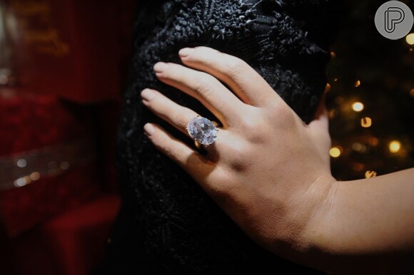 A cópia de cera de Jennifer Aniston tem um anel de noivado igualzinho ao seu