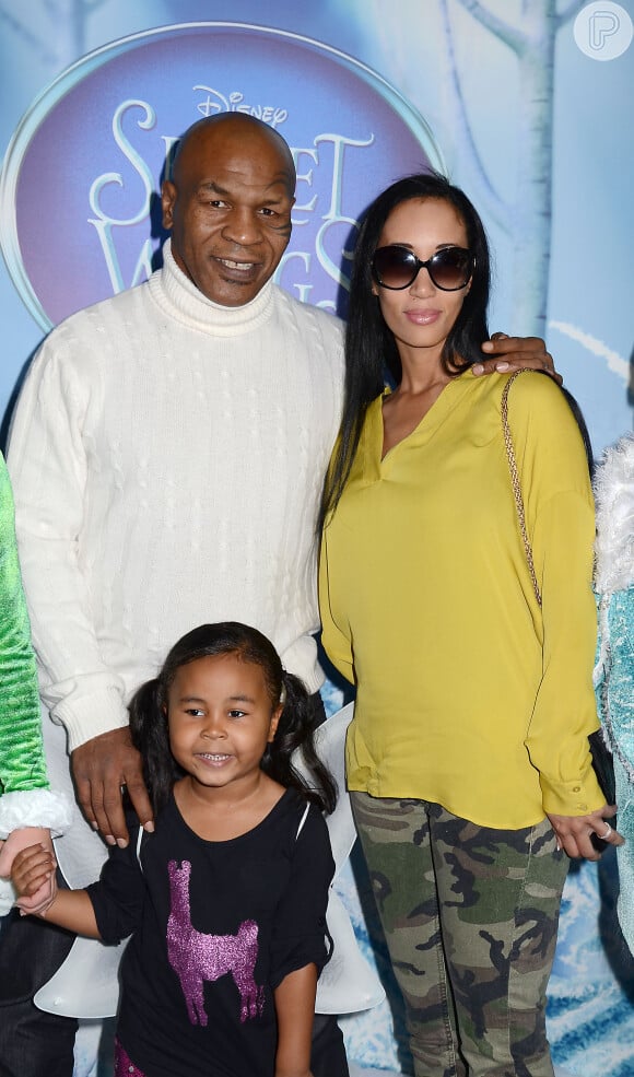 Mike Tyson, sua filha Milan e sua mulher Lakiha Spicer
