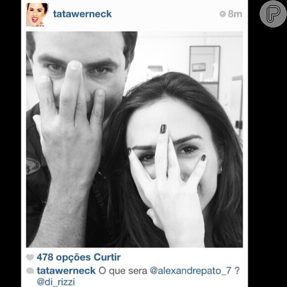 Na rede social, famosos imitam o gesto feito pelo atacante do Corinthians
