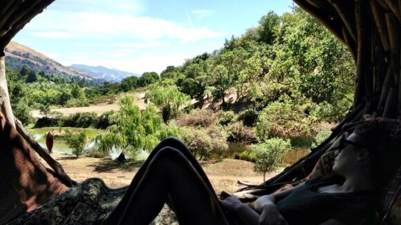 Lea Michele passa o feriado do dia do trabalho nas montanhas