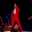 O vídeo de Madonna e Psy cantando e dançando o hit "Gangnam Style", no Madison Square Garden, em Nova Iorque