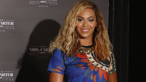 Beyoncé chega ao Brasil com a família para turnê em cinco cidades: 'Animada'