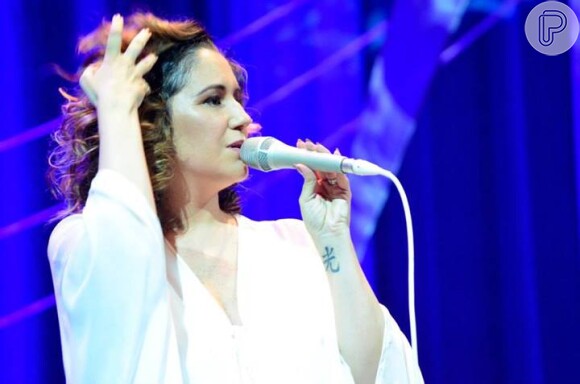 A cantora se apresenta no Rio de Janeiro, na turnê 'Redescobrir', em homenagem à mãe, Elis Regina