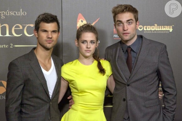 Robert Pattinson é a estrela da saga 'Crepúsculo' ao lado de Taylor Lautner e Kristen Stewart