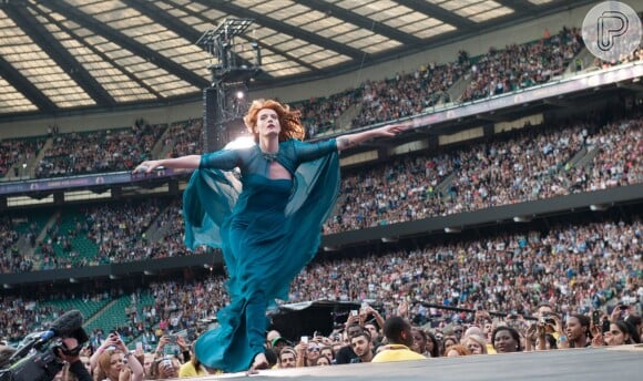 Florence Welch levanta o público com 'Shake It Out', 'Rabbit Heart' e 'Dog Days Are Over'
