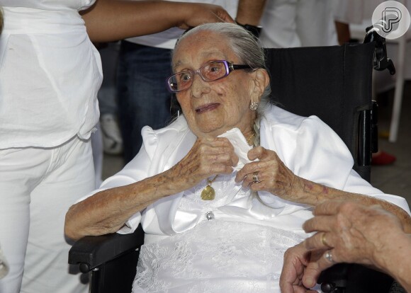 Dona Canô, mãe de Caetano Veloso, em seu último aniversário, em 16 de setembro de 2012