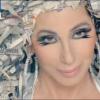 Cher abusa das perucas no cipe de 'Woman's World'