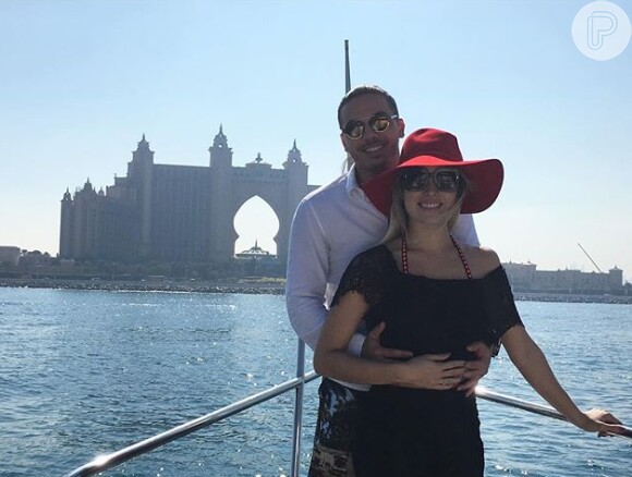Wesley Safadão e a mulher, Thyane, estão hospedados em hotel com diárias de R$ 2,7 mil