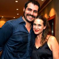 Vanessa Lóes posa com o marido, Thiago Lacerda, em meio a rumores de crise