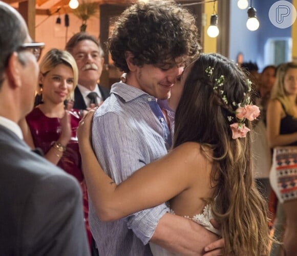 Giovanna contou que ficou feliz com o resultado das cenas do casamento de Luana e Cesário (Johnny Massaro)