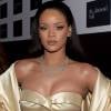 Em vídeo publicado na web, Rihanna aparece rebolando durante sua festa de 28 anos