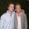 Michael Douglas, eomocionado, falou sobre o filho Cameron em seu discurso no Emmy Awards 2013: 'Eu espero que eu possa e que me permitam te ver em breve'