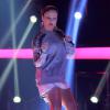 Claudia Leitte exibe belas pernas durante apresentação da segunda temporada do 'The Voice Brasil'